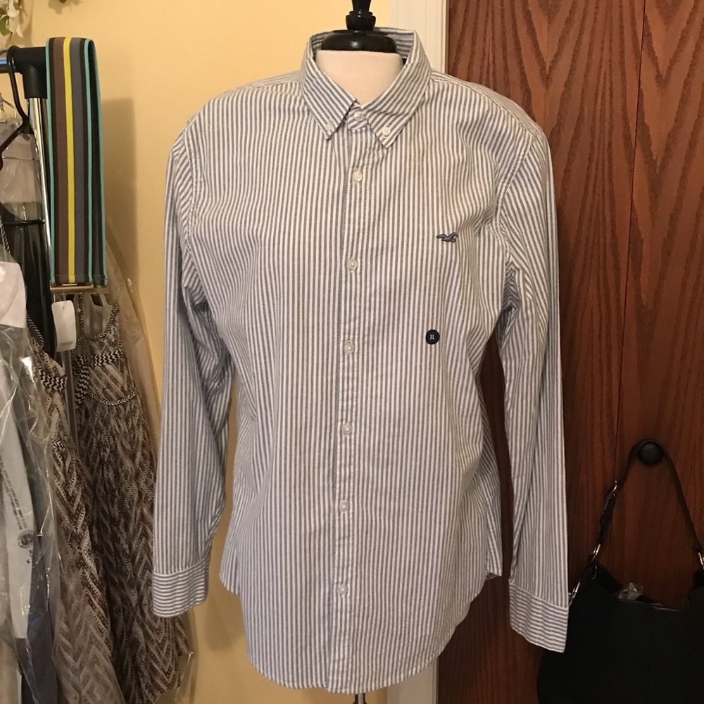 Hollister muscle fit dress shirt